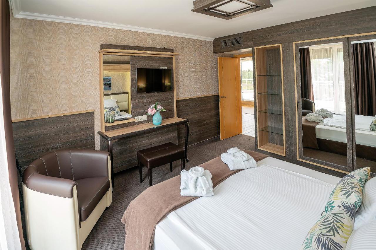 Hotel Zoo Sofia - Secured Paid Parking Exterior photo