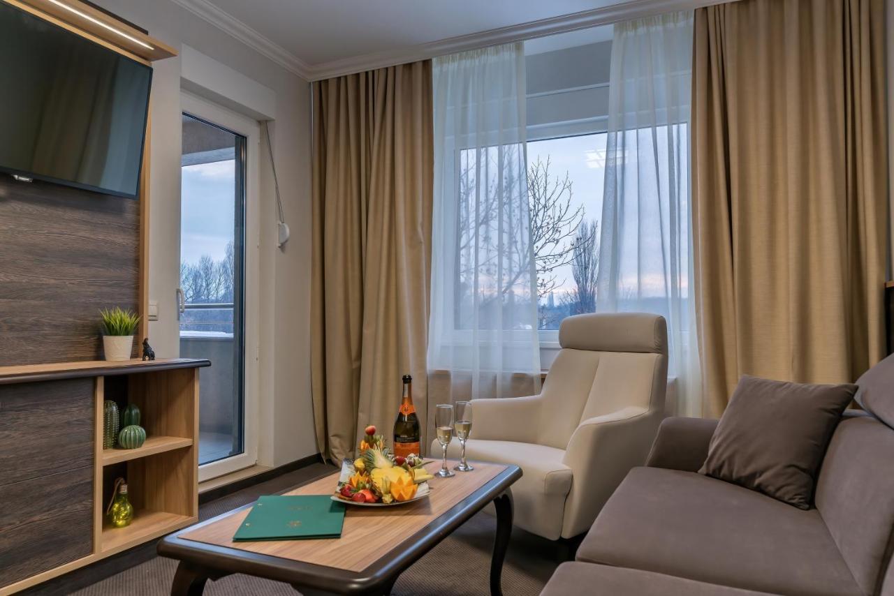 Hotel Zoo Sofia - Secured Paid Parking Exterior photo