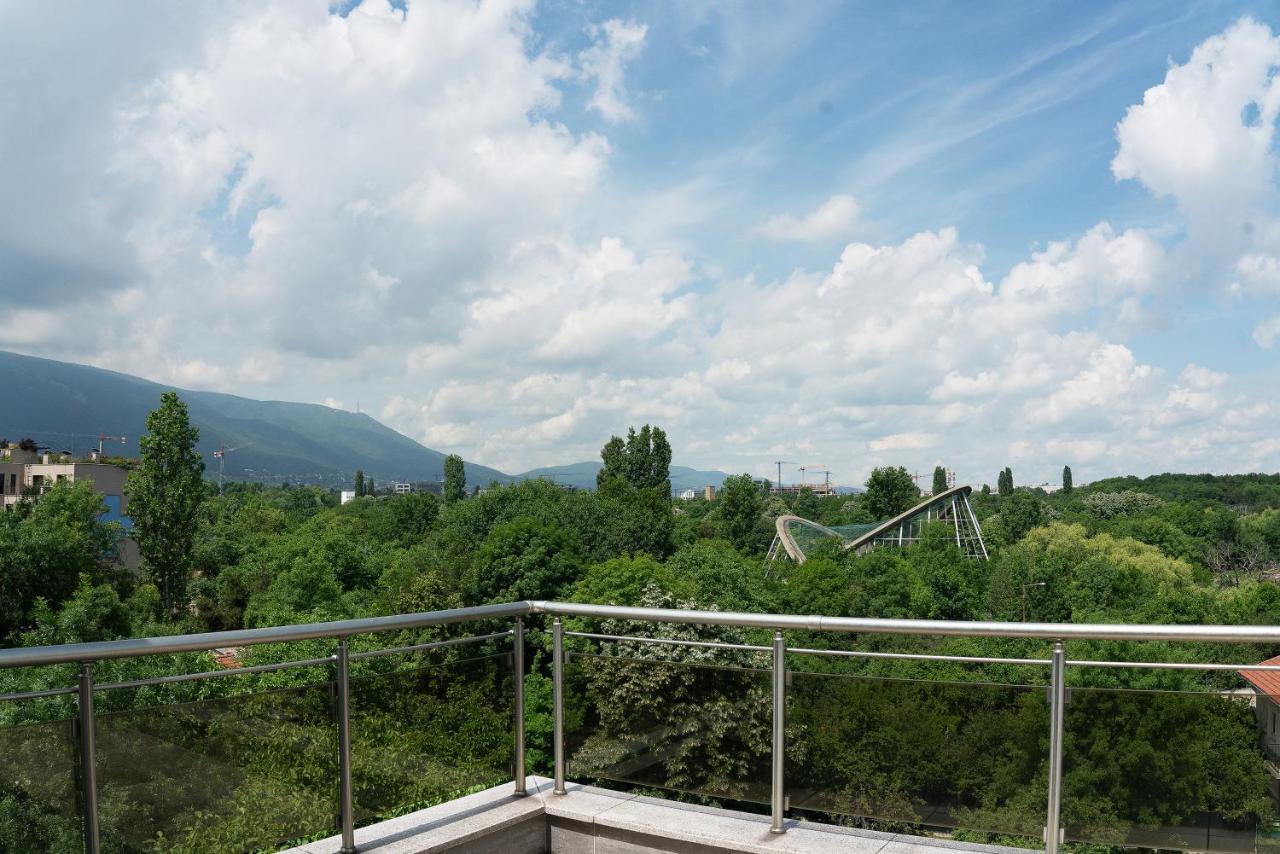 Hotel Zoo Sofia - Secured Paid Parking Exterior photo