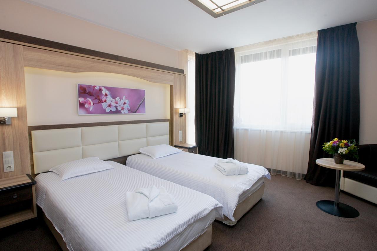 Hotel Zoo Sofia - Secured Paid Parking Exterior photo