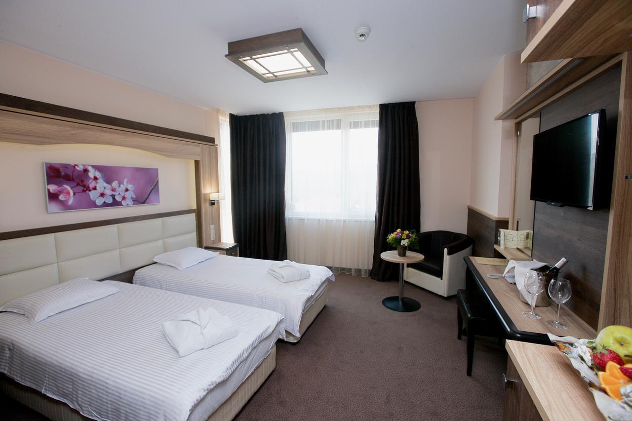 Hotel Zoo Sofia - Secured Paid Parking Exterior photo