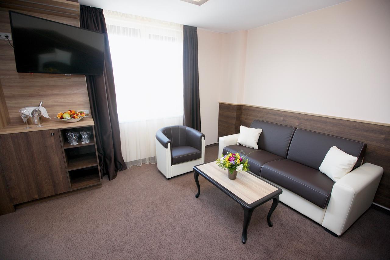 Hotel Zoo Sofia - Secured Paid Parking Exterior photo